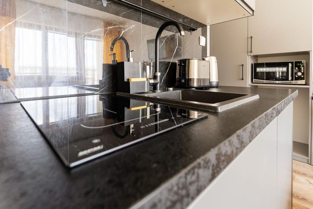 Apartament Ania Z Widokiem Na Morze W Hotelu Arka Kolobrzeg Bagian luar foto